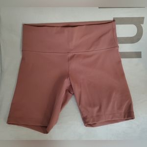 Lululemon Wunder Train Rise Short 8"